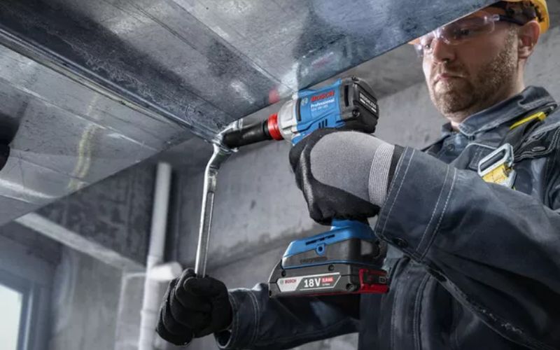 Máy vặn vít và bu lông dùng pin 18V Bosch GDX 18V-285