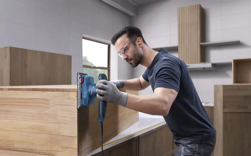 Máy chà nhám rung Bosch GSS 20-18