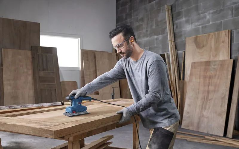 Máy chà nhám rung Bosch GSS 20-18