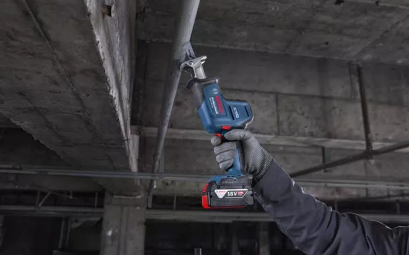Máy cưa kiếm dùng pin 18V Bosch GSA 18V-24 