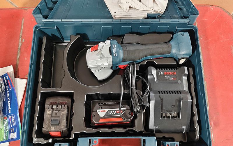 Máy mài góc dùng pin 18V Bosch GWS 18V-8 Set (2 Pin 4.0Ah, 1 Sạc) 100mm (06019N90K1)