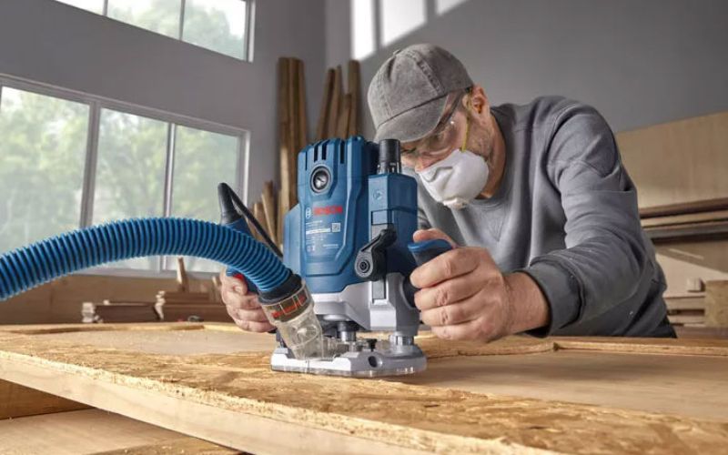 Máy phay gỗ 2000W Bosch GOF 20-12