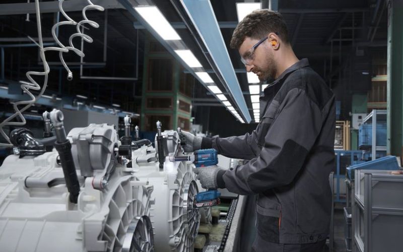 Máy vặn vít công nghiệp dùng pin 18V Bosch IDR 18V-125 T