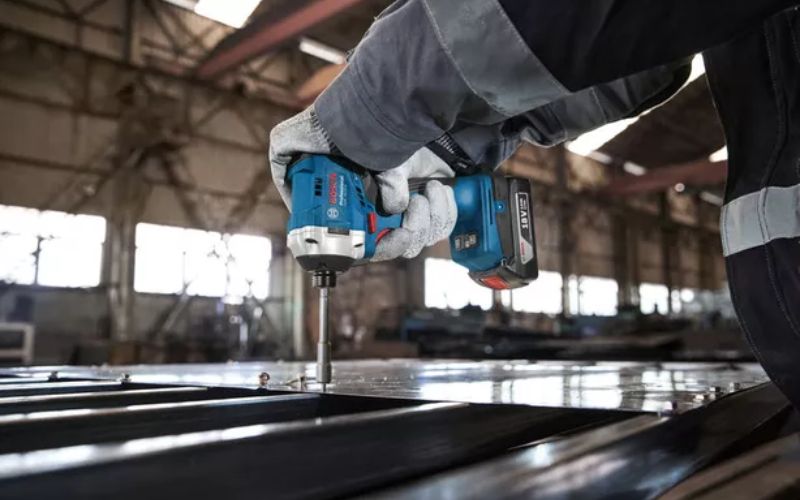 Máy vặn vít dùng pin 18V Bosch GDR 18V-215 