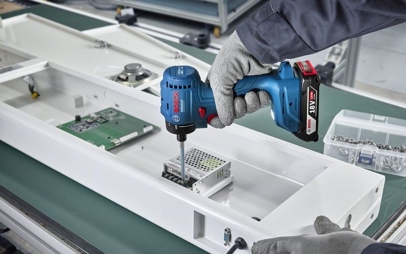Máy khoan vặn vít dùng pin 18V Bosch ISR 18V-30P (Chưa Pin & Sạc) (06019M7000)