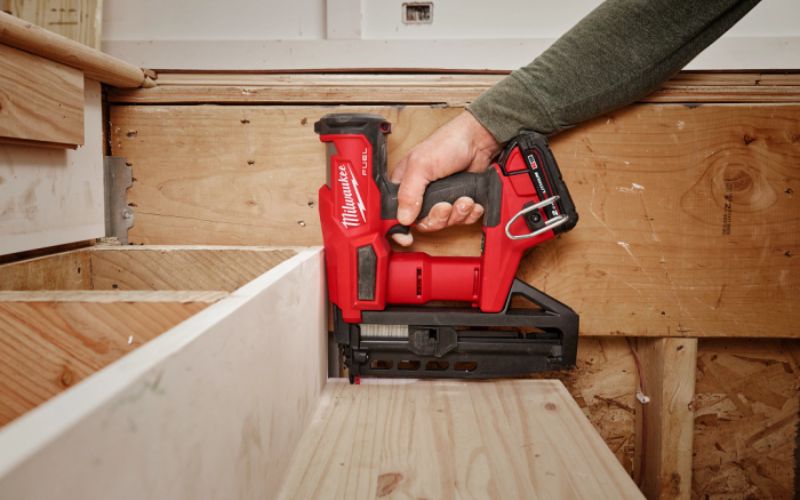 Máy bắn đinh Milwaukee M18 FN16GS-0X0