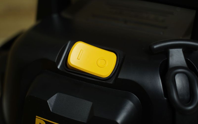 Máy hút bụi 3 chức năng Dewalt DXV23P