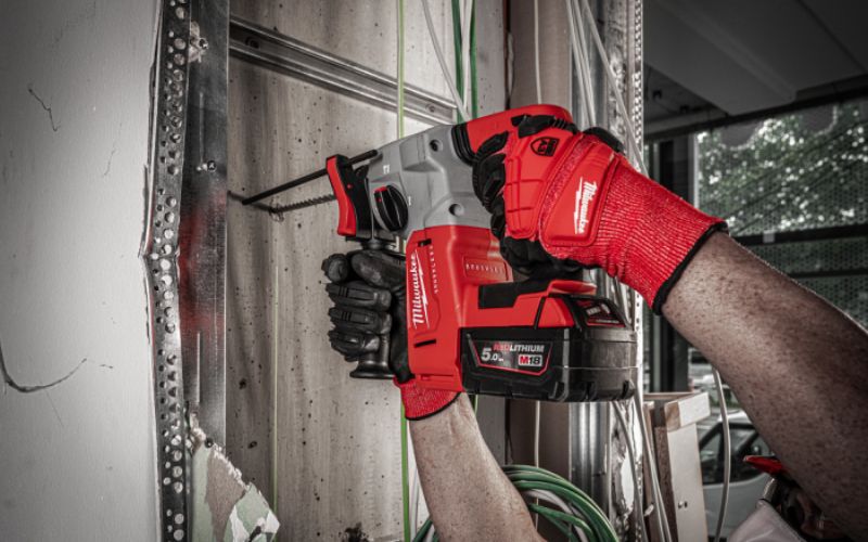 Máy khoan búa dùng pin 18V Milwaukee M18 BLH-0