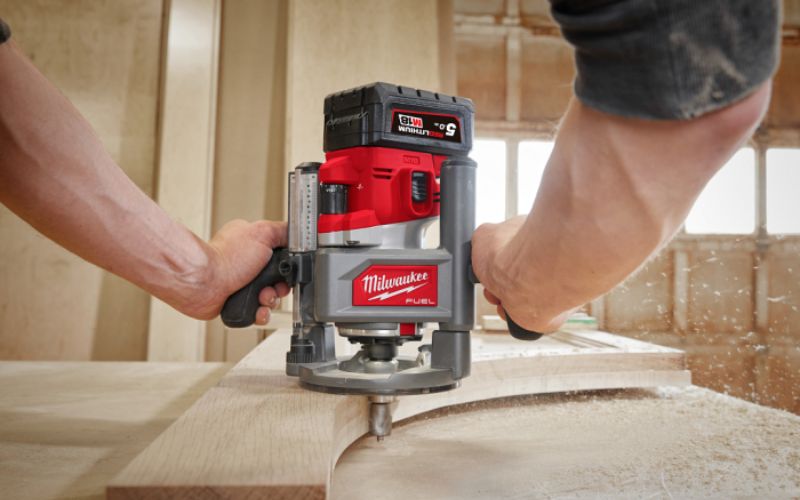 Máy phay cầm tay Milwaukee M18 FR12-0B0