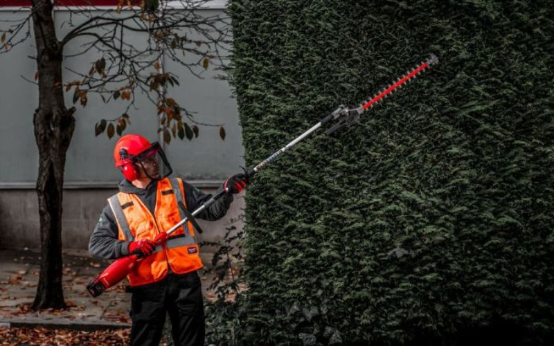 Phụ kiện tỉa hàng rào Milwaukee M18 FOPH-HTA