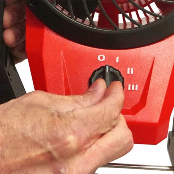 quat-chay-pin-milwaukee-m12-af-2 quat-chay-pin-milwaukee-m12-af-2