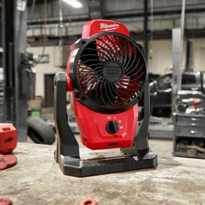 quat-chay-pin-milwaukee-m12-af-4