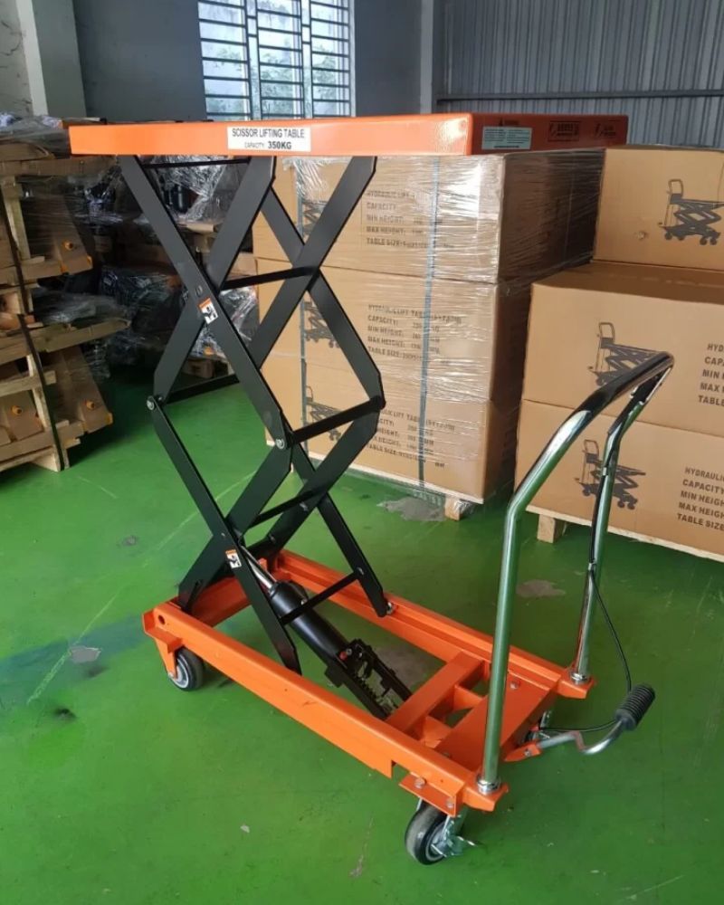 Xe nâng mặt bàn 350kg Ssangyong nâng cao 1m3