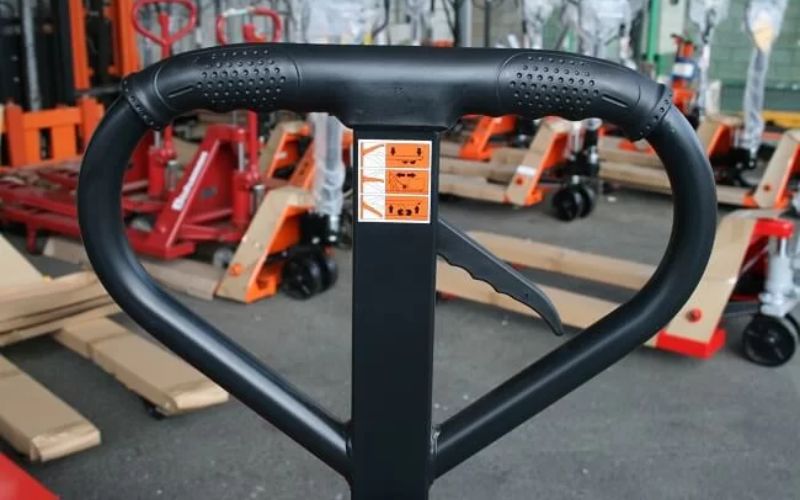 Xe nâng tay 2.5 tấn càng dài 2m