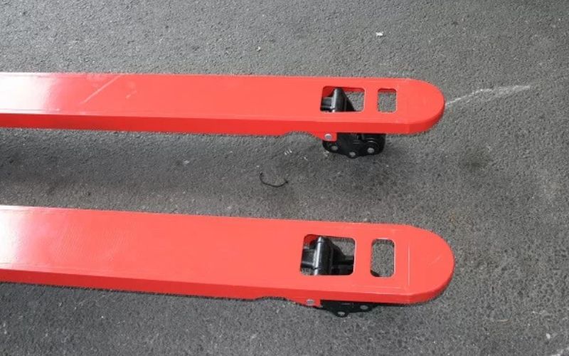 Xe nâng tay 2.5 tấn càng dài 2m