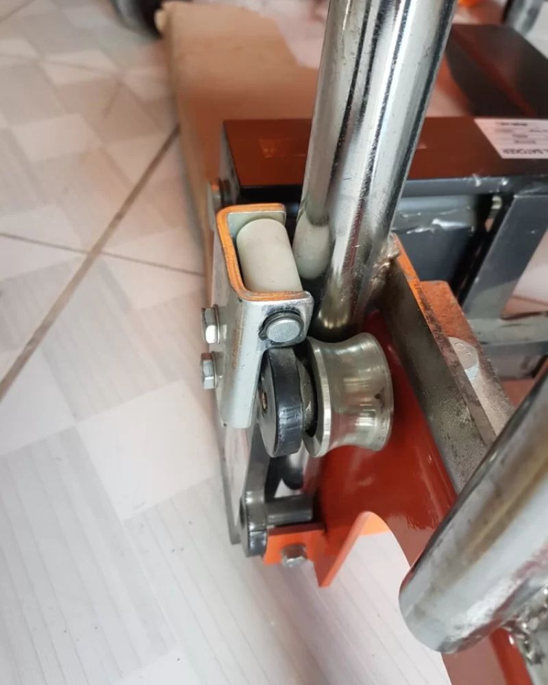 Xe nâng tay 400kg nâng cao 1m2 Ssangyong