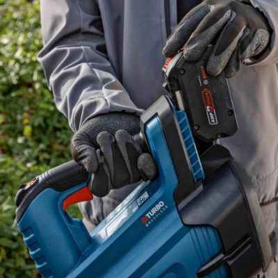 may-thoi-la-dung-pin-bosch-gbl-18v-750-4