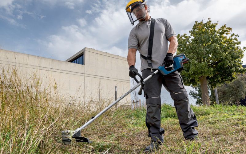 Máy xén cỏ cầm tay Bosch GRT 18V-33